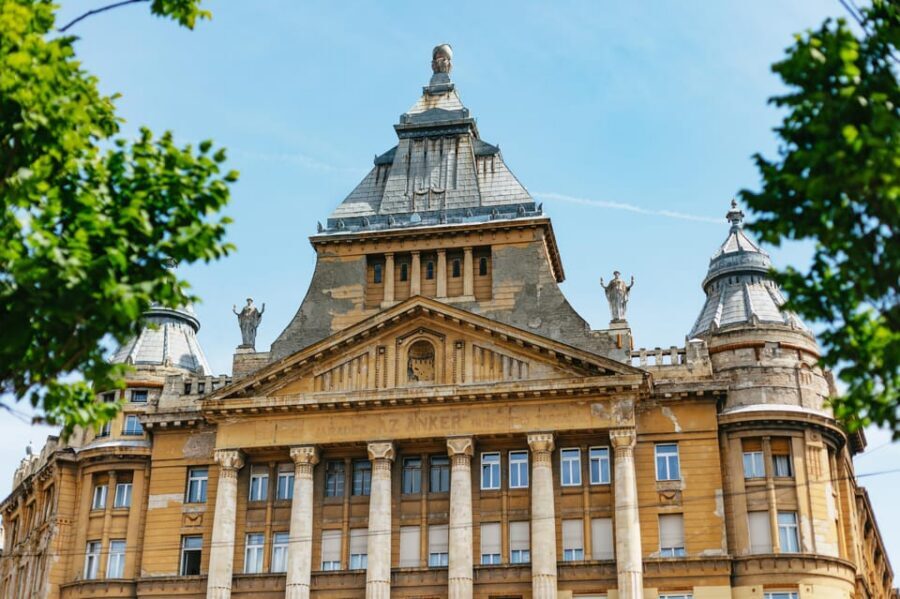 Budapest: Jewish History Guided Walking Tour with Historian - Three synagogue exteriors: Dohány, Kazinczy, and Rumbach in context