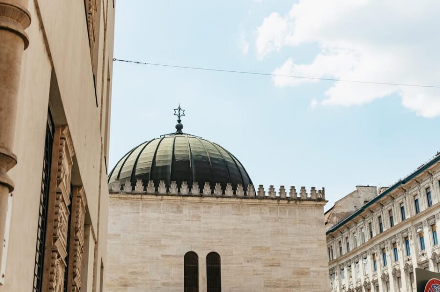 Budapest: Jewish History Guided Walking Tour with Historian - Gozsdu Passage, ruin pubs, and Elizabeth Town street art secrets