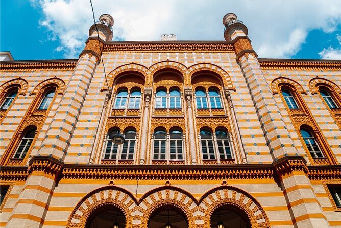 Budapest (Jewish Quarter) Scavenger Hunt and Self-Guided Tour - Stop-by-Stop: Dohany Street Synagogue for Clues and Questions