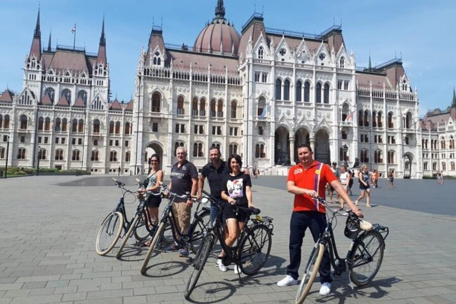 Budapest : Must-see attractions walking tour - St. Stephen’s Basilica: the big church and why people care