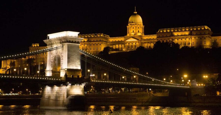 Budapest: Night Walking Tour with Danube River Cruise - Starting at the Hungarian State Opera: the evening mood-setter