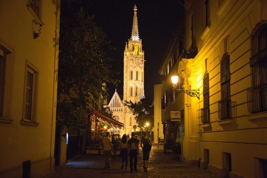 Budapest: Night Walking Tour with River Cruise and Wine - The walking route: illuminated Opera to the river