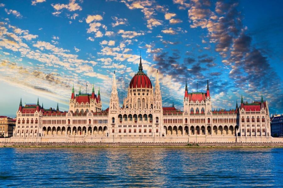 Budapest Old Town and Top Attractions Private Walking Tour - Where the Tour Starts: Madal Café and a Fast Way to Get Oriented