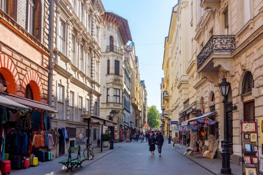 Budapest Old Town and Top Attractions Private Walking Tour - Széchenyi Chain Bridge Finish: The View Payoff (and Why This Bridge Matters)