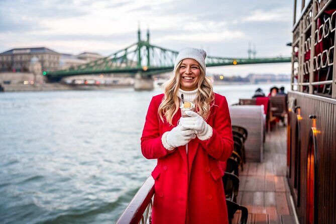 Budapest Paddle Steamer Danube Cruise with Tokaj & Audio Guide - The welcome drink: Tokaj or Prosecco, plus a non-alcoholic option