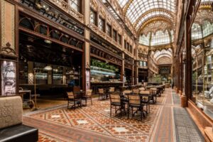 Budapest: Párisi Passage Restaurant 3-Course Menu - Meeting at the Hotel and Walking into the Passage