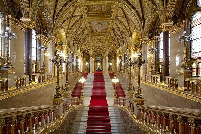 Budapest Parliament Audio Guide Tour with Danube Cruise - Where to stand and how to find the right spot at the river