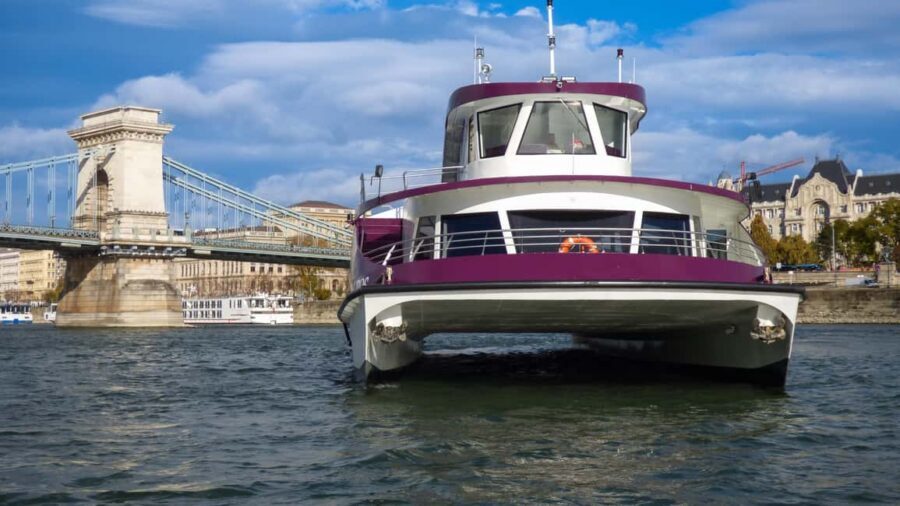 Budapest: Pizza Cruise - Why this Budapest Danube pizza cruise is a solid pick