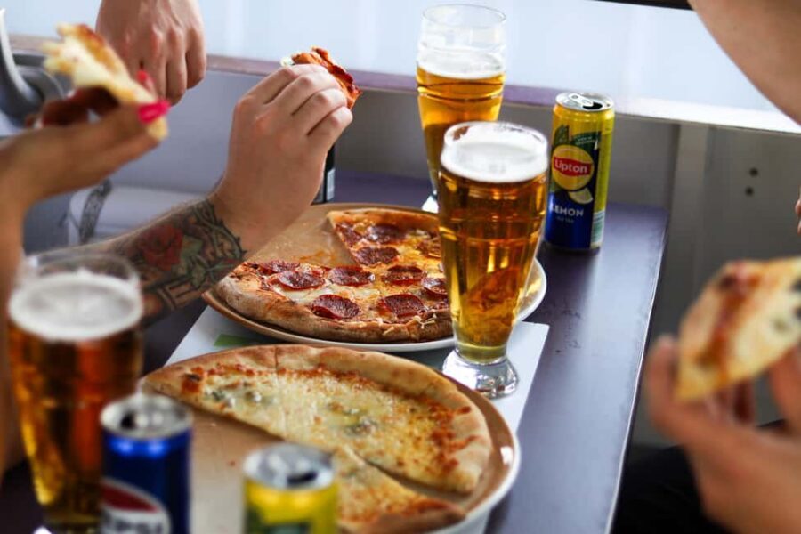 Budapest: Pizza Cruise - Timing tips: when twilight beats late night