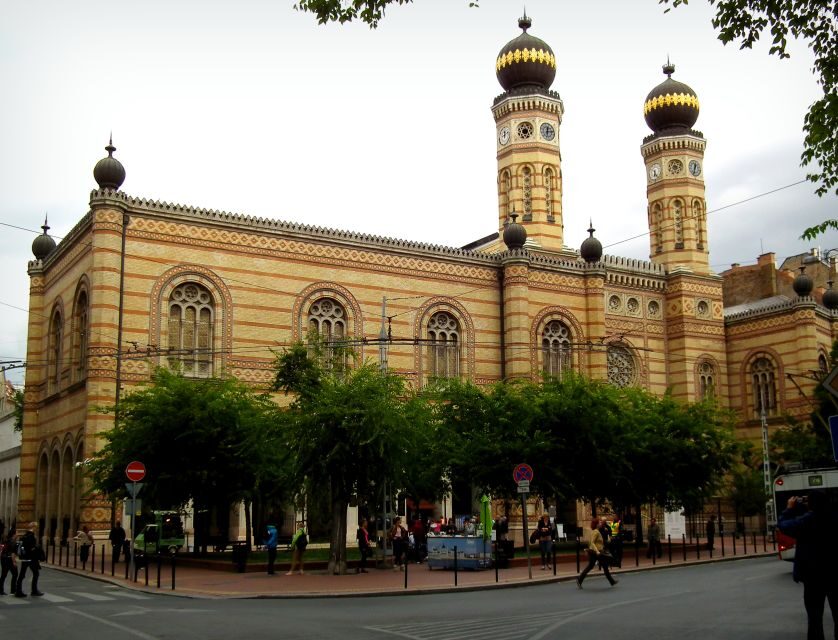 Budapest: Private 3-hour Guided City Tour by Bus - Gellért Hill (Citadel): Your Photo Stop with the Best Angle