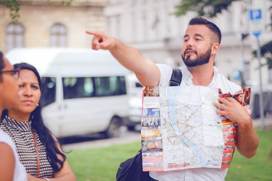 Budapest: Private 3-hour Guided City Tour by Bus - Pickup, Private Ride, and the Air-Conditioned Comfort Factor