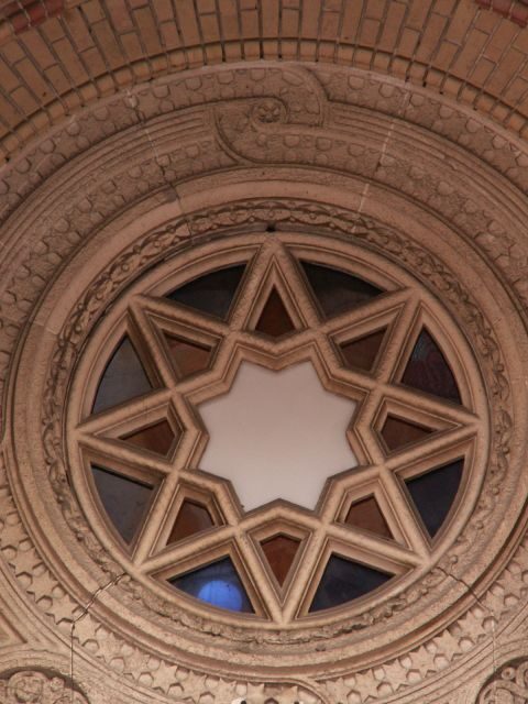 Budapest Private 3-Hour Jewish Heritage Tour - Pickup, meeting point, and getting your bearings fast