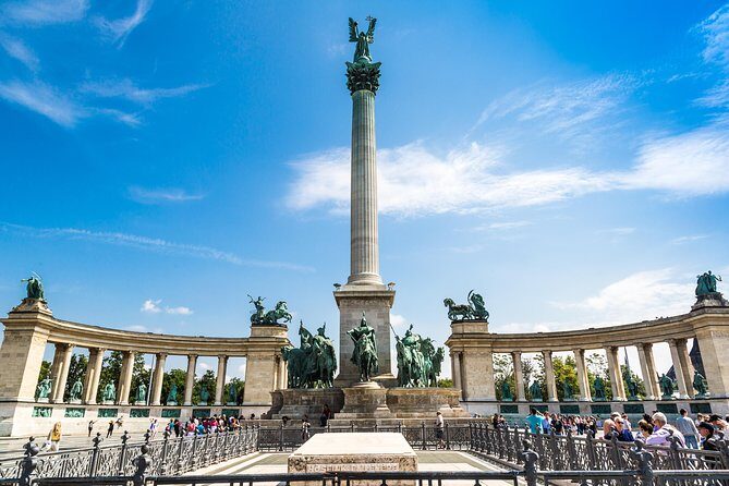 Budapest: Private 4-Hour Walking Tour with a Local - Key things you’ll notice on this tour