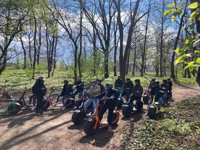 Budapest: Private Customizable Tour in French - Heroes’ Square: big scale, guided pacing, and how to read it