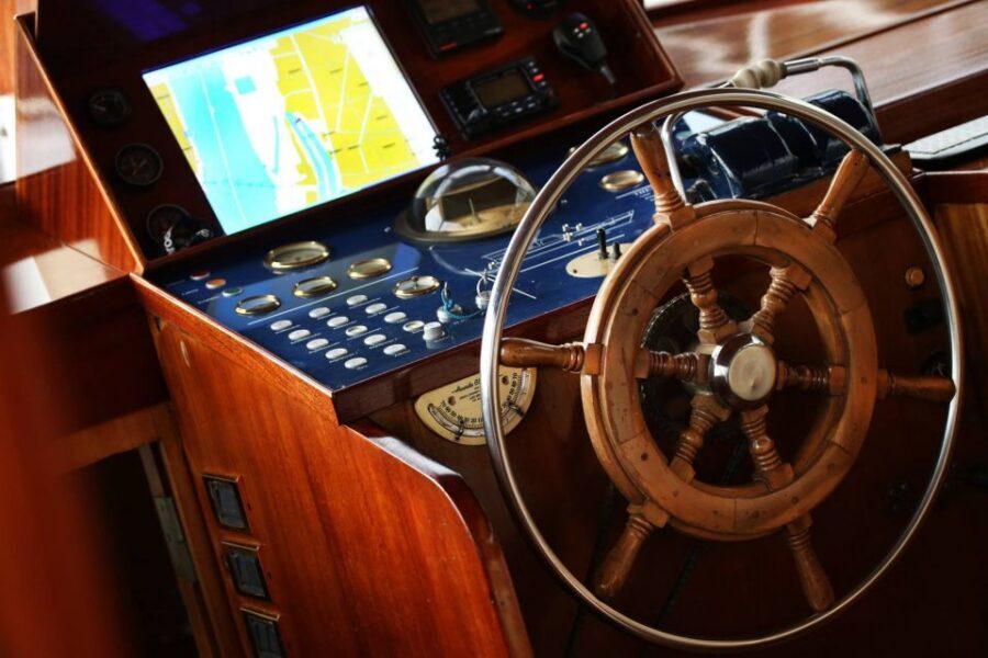 Budapest: Private Danube Yacht Cruise with Welcome Drink - Booking Tips and What to Expect When You Arrive