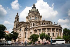 Budapest Private Full Day City Sightseeing Tour Walking or by Car - Szabadság tér and Kossuth Lajos Square: Occupation-Era Monuments and the 1956 Thread