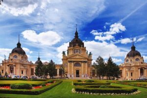 Budapest Private Luxury Sightseeing Tour with Guide and Transport - Jewish Quarter and Central Market Hall: Two Layers of Budapest