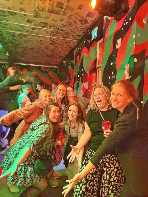 Budapest: Private, Personalized Pub Crawl, 3 drinks included - Why a private pub crawl beats the standard party march