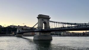 Budapest: Private Sightseeing Tour by car - Parliament Area and the Art of Short Walks