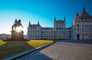 Budapest: Private Walking Tour of City with Spanish Guide - How the 3 to 6 hour route actually plays out