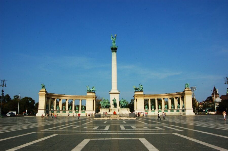 Budapest: Private Walking Tour of City with Spanish Guide - Hungarian State Opera House and Andrássy Avenue: the “walk where the city dresses up”