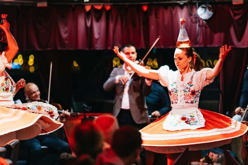 Budapest: Prosecco Dinner Cruise with Live Music - Route Walkthrough: Gellert Hill to the Cultural Quarter