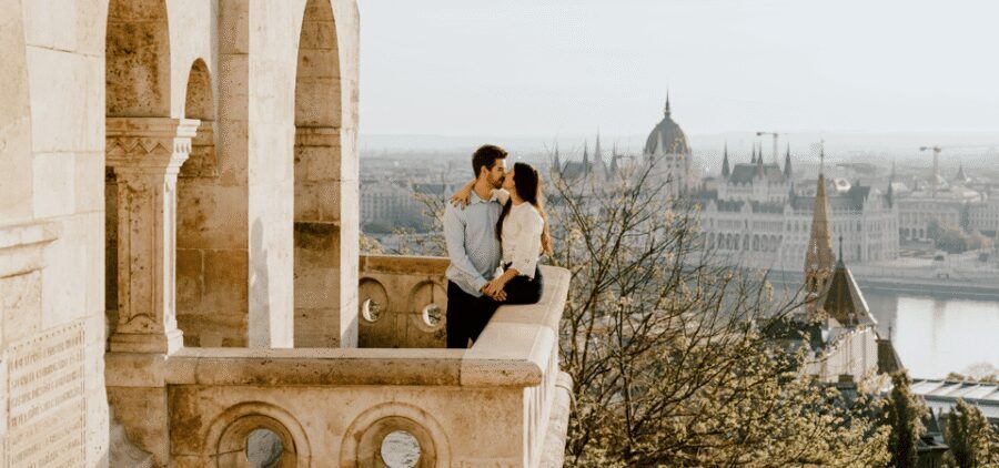 Budapest: romantic photoshoot at Buda's iconic sightseeings - Price and Value: $227 for a Private Group (Up to 20)