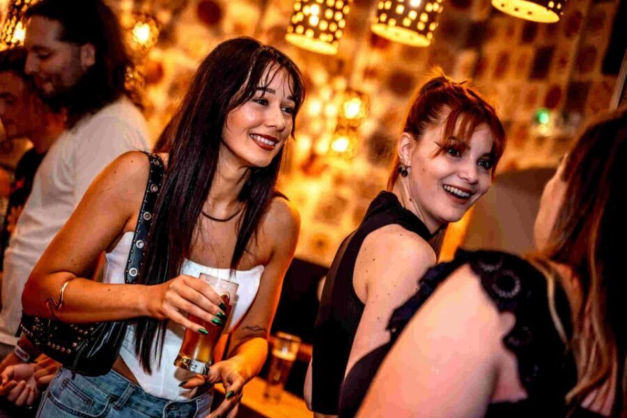 Budapest: Ruin Bar Pub Crawl with Entry Tickets - Why Budapest ruin bars fit a 5-hour pub crawl