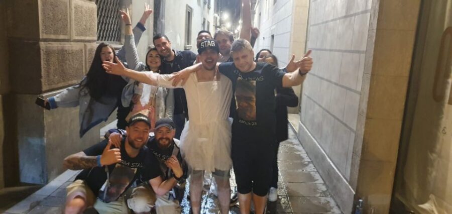 Budapest: Ruin Bar Pub Crawl with Entry Tickets - Who this Budapest ruin bar pub crawl is best for