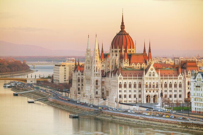 Budapest Scavenger Hunt and Highlights Self Guided Audio Tour - World City Trail app setup: start anytime, no guide waiting