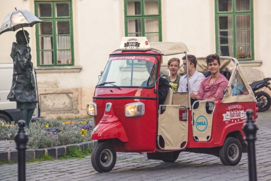 Budapest: Scenic Tuk Tuk Tour - The Pace: Short Stops, Real Questions, and Photo Time
