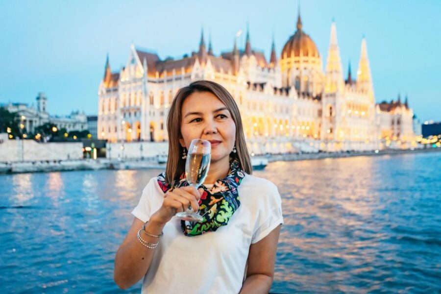 Budapest: Sightseeing Cruise on the Danube - Service on Board: Crew Energy Changes the Vibe