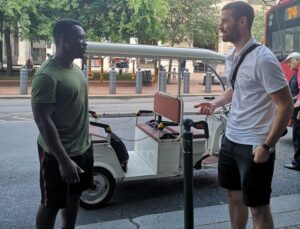Budapest: Sightseeing Tour by Electric Tuktuk - Meeting Daniel at Oktogon and Getting Started Smoothly