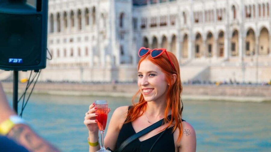 Budapest: Sip & Sail Danube Cruise with Prosecco Cocktails - Who should book this cruise, and who should skip it?