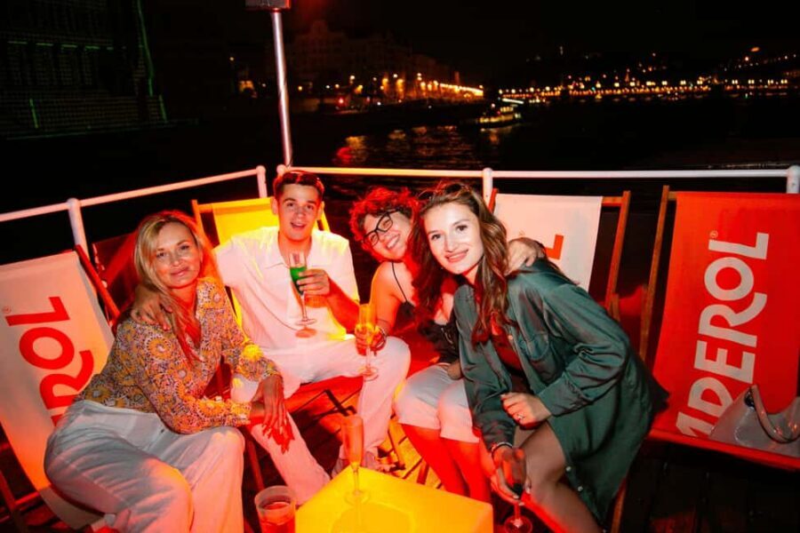 Budapest: Sip & Sail Danube Cruise with Prosecco Cocktails - Drinks Plan: unlimited Prosecco cocktails plus beer, and what to expect at the bar