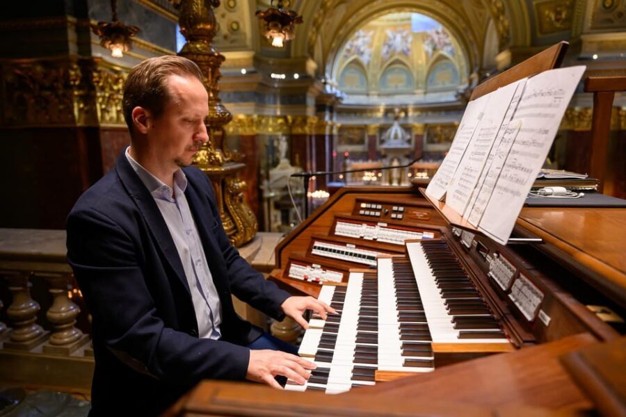 Budapest: St.Stephen's Basilica Grand Organ Concert Tickets - The panoramic terrace: where the sound turns into a city view