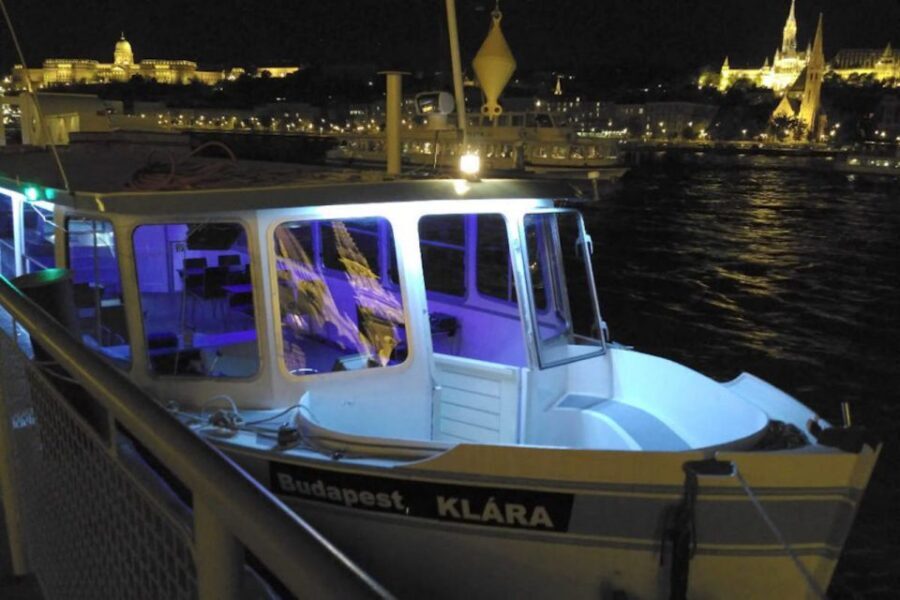 Budapest: Stag Party Boat with Beer and Wine - Drinks included: unlimited beer and wine plus a shot