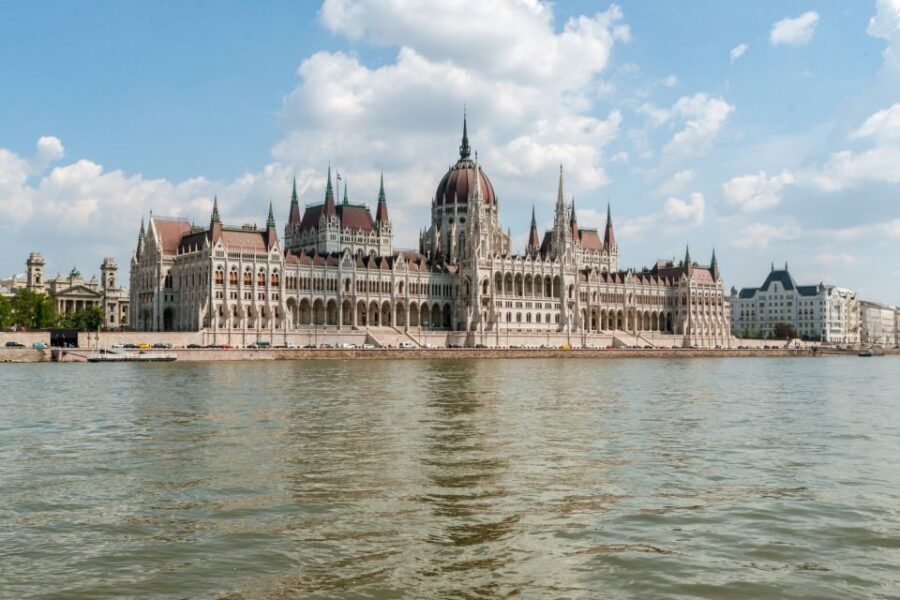 Budapest: Summer Brunch & Cruise with Prosecco or Cake - From Akadémia Dock 2 to Boarding: Getting There Without Stress