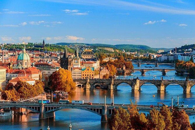 Budapest to Prague Private transfer with 2 hour sightseeing stop - Key things to know before you go