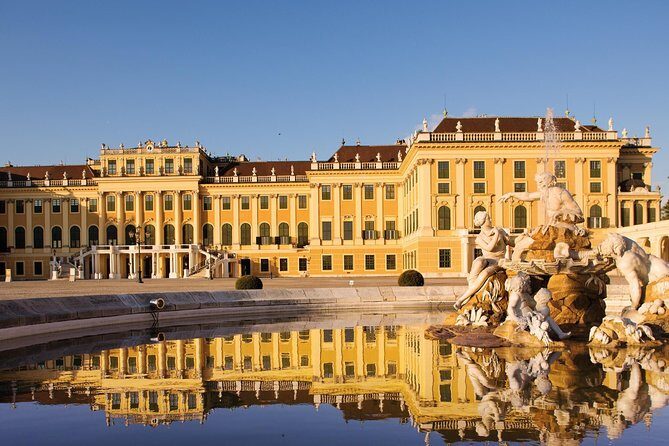 Budapest to Vienna Private Costumizable Day Tour with Lunch - Graben and free time: your chance to slow down and choose your pace