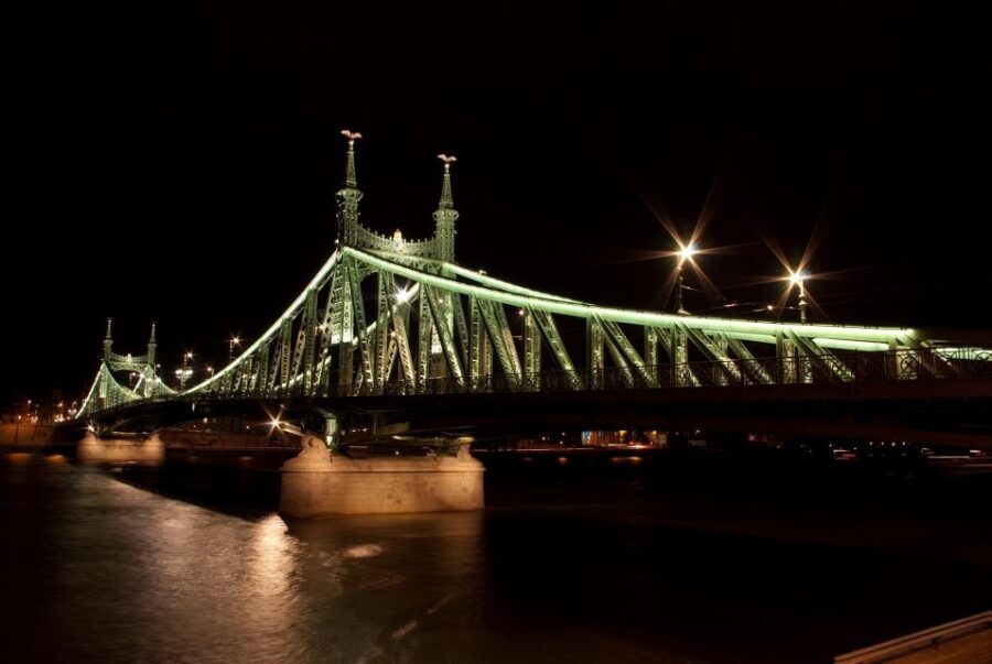 Budapest: Unlimited Prosecco and Wine Sightseeing Cruise - Why This Prosecco + Wine Danube Cruise Works for a First Night in Budapest