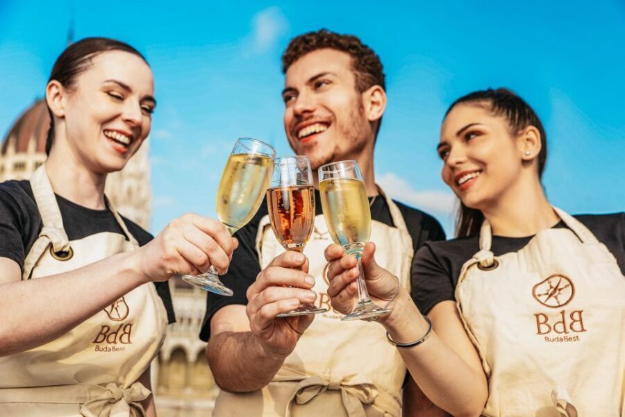 Budapest: Unlimited Prosecco, Beer and Aperol Spritz Cruise - Spotting Parliament, Liberty Bridge, and the Rest from the Water
