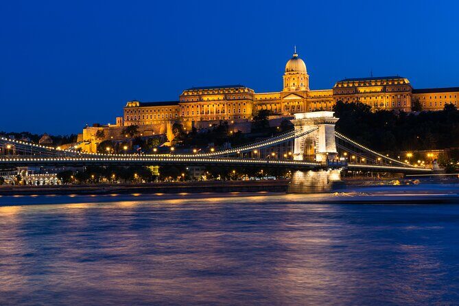 Budapest: Unlimited Prosecco, Beer & Aperol Spritz Cruise - Where to stand for photos: windows vs open deck
