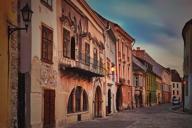 Budapest-Vienna One-Way Sightseeing Transfer - Bratislava Old Town and the Castle Overlook: One Hour of Medieval Drama