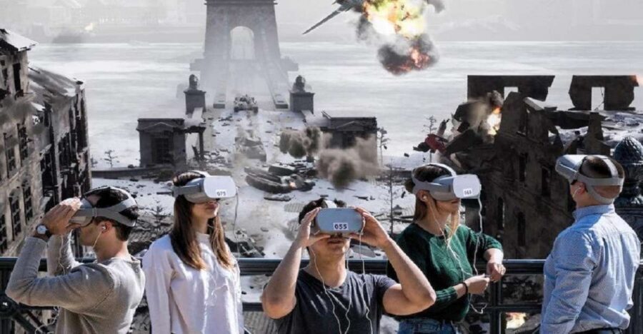 Budapest: Virtual Reality Tour in 8 Languages - Where the Tour Starts: Chain Bridge Area Meets the VR Setup