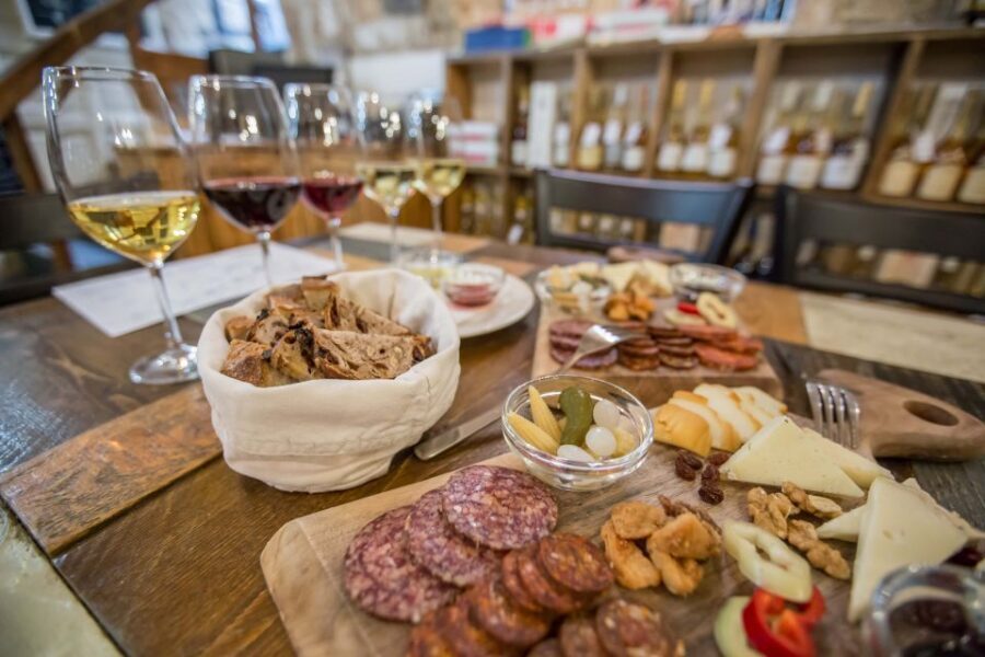 Budapest: Wine, Cheese, and Charcuterie Tasting - Key things to know before you go