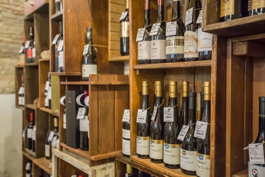 Budapest: Wine, Cheese, and Charcuterie Tasting - The five Hungarian wines: from regional styles to Tokaj sweet at the end