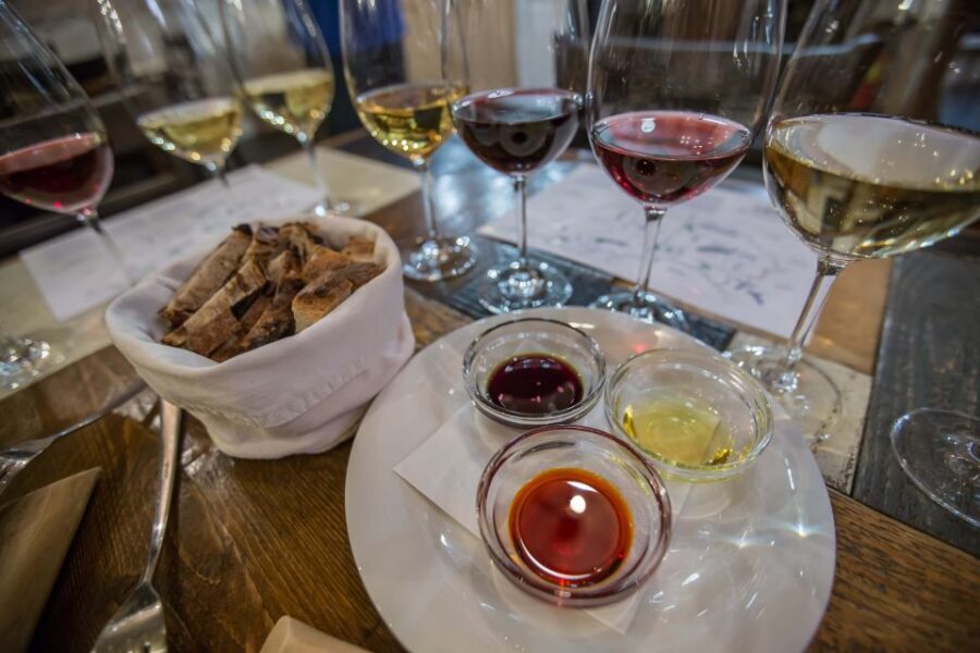 Budapest: Wine, Cheese, and Charcuterie Tasting - 90 minutes of Hungarian wine at the table: how the tasting flows