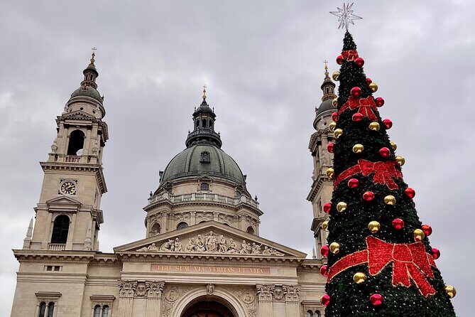 Budapest Wonderland - A Christmas Market Tour with Chimney Cake & Mulled Wine - Mulled Wine and Warm Drinks: A Winter Strategy, Not Just a Treat
