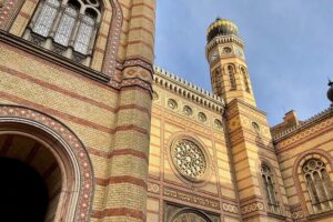 Budapest's Greatest Hits - Full Day Tour with Lunch & Metro Pass - Pickup, metro pass, and timing: what you’re really buying